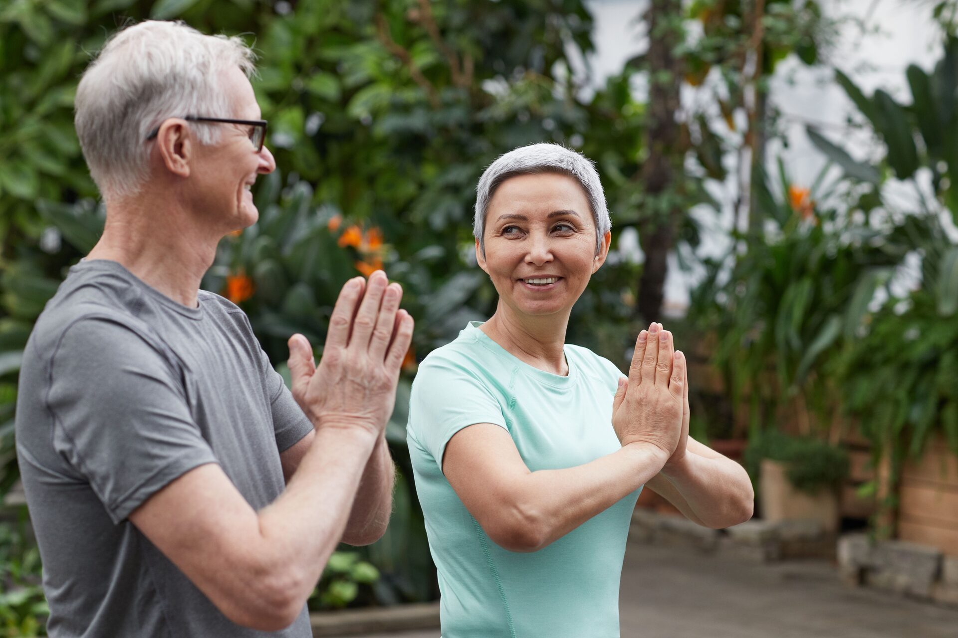 An older couple living well and active in the Willamette Valley